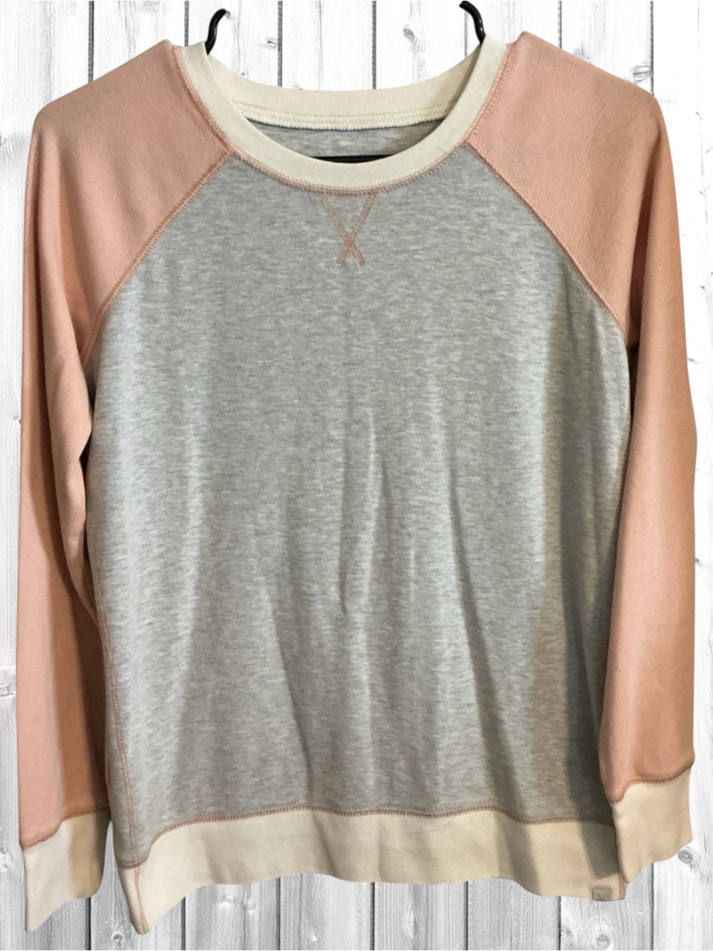 🍁Eddie Bauer Gray Body with Blush Pink Raglan Sweatshirt